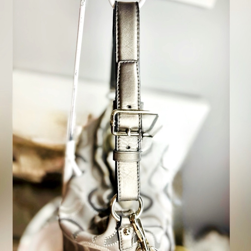 Coach Isabelle Madison silver metallic dotted Op Art Shoulder crossbody bag EUC - Picture 15 of 17